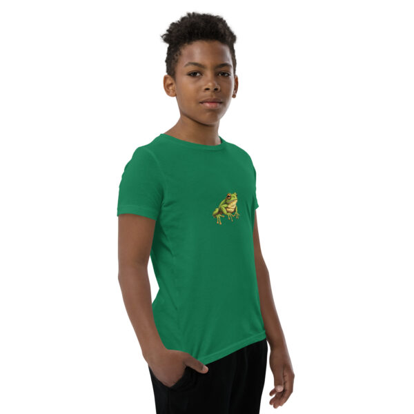 Youth classic graphic t-shirt featuring a clean and colorful image of a tree frog, adding vibrancy and nature-inspired style to your wardrobe.